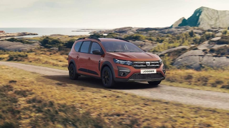 DACIA DESCHIDE COMENZILE PENTRU MODELUL JOGGER