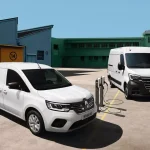 Renault își reînnoiește gama de vehicule comerciale ușoare complet electrice cu noul Kangoo Van E-Tech și Noul Master E-Tech 52 kwh