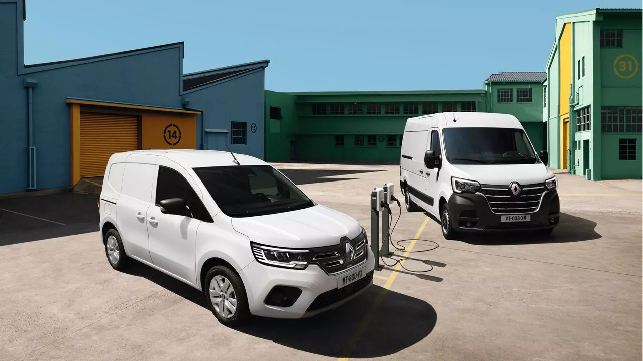 Renault își reînnoiește gama de vehicule comerciale ușoare complet electrice cu noul Kangoo Van E-Tech și Noul Master E-Tech 52 kwh