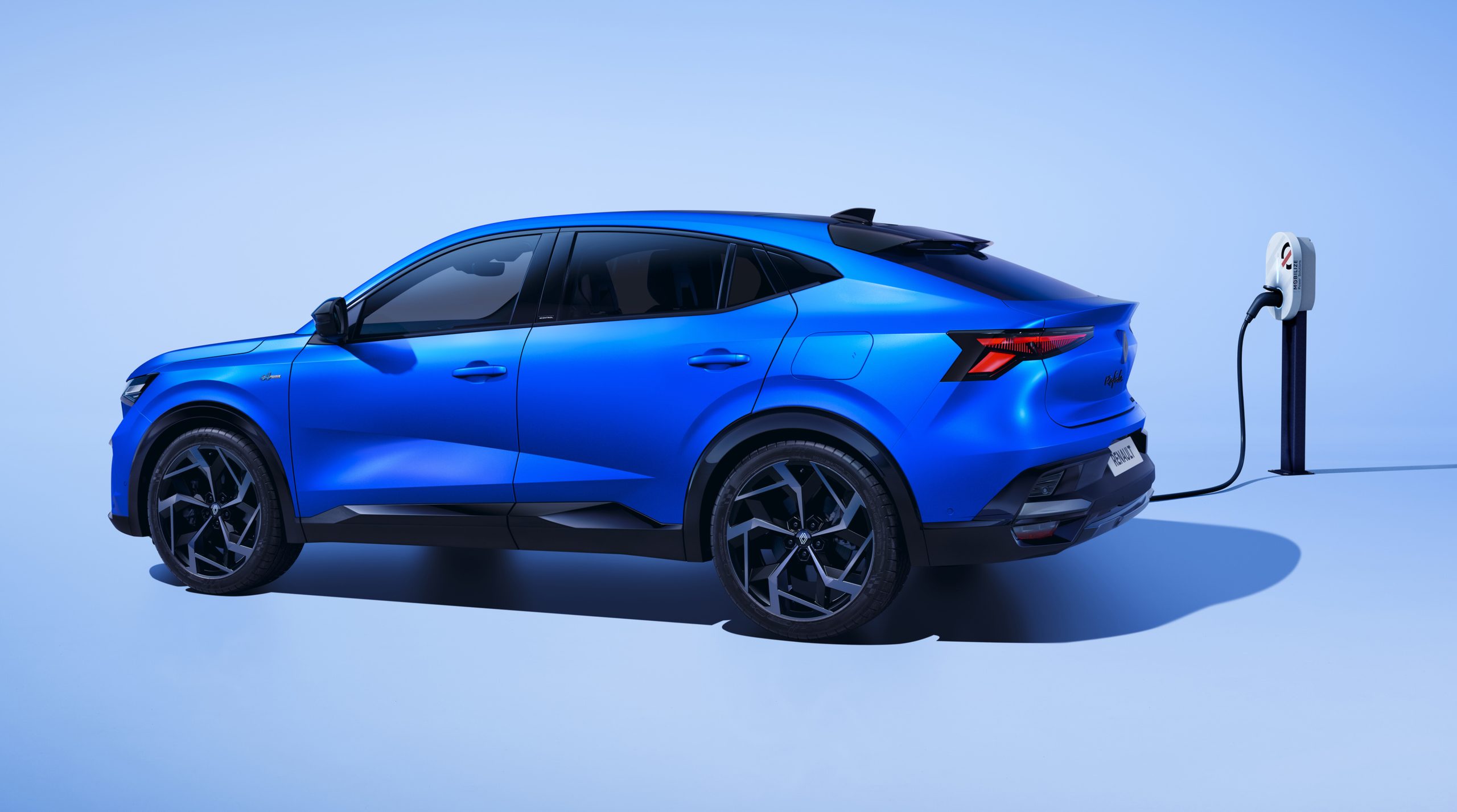 RENAULT RAFALE E-TECH 4X4 300 CP: KNOW-HOW-UL RENAULT AMPLIFICAT DE ALPINE